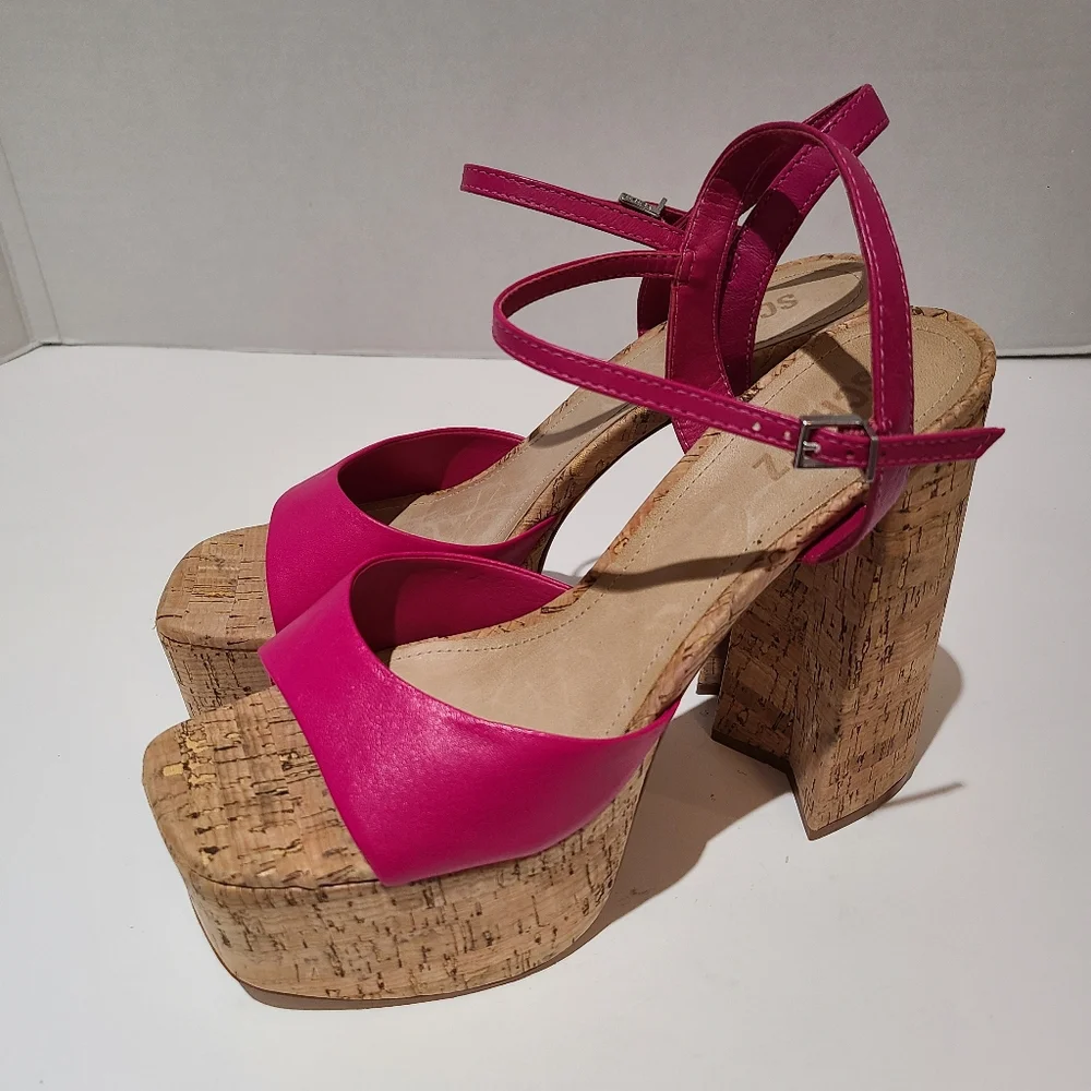 SCHUTZ Glayce Nappa Leather Sandal‎ 9
